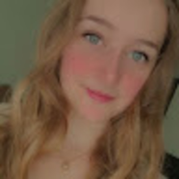 Meet your Posher, Quinn - Picture 1 of 1